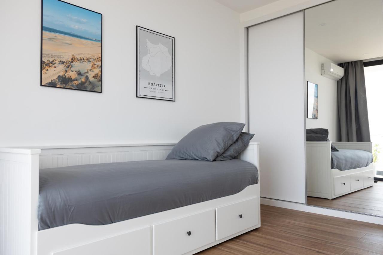 3 Bdr Aprt, Stunning Seaview, Rooftop Pool - Lcgr Praia Kültér fotó