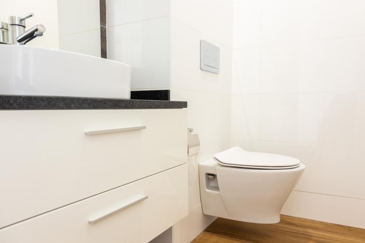 3 Bdr Aprt, Stunning Seaview, Rooftop Pool - Lcgr Praia Kültér fotó