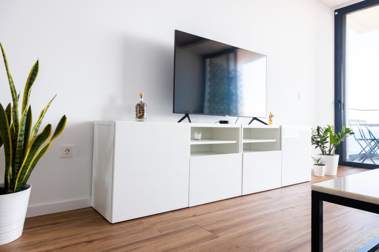 3 Bdr Aprt, Stunning Seaview, Rooftop Pool - Lcgr Praia Kültér fotó