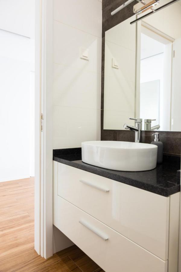 3 Bdr Aprt, Stunning Seaview, Rooftop Pool - Lcgr Praia Kültér fotó