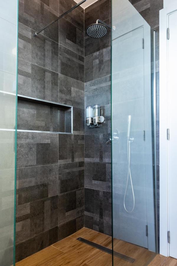3 Bdr Aprt, Stunning Seaview, Rooftop Pool - Lcgr Praia Kültér fotó